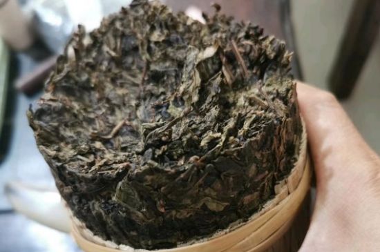 黑茶調(diào)理婦科病，女人喝黑茶好處太多了！