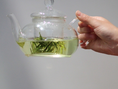喝茶的好處和壞處分別是什么，長期喝茶有什么危害？