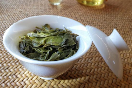 干吃茶葉致癌嗎，長(zhǎng)期吃干茶葉的危害