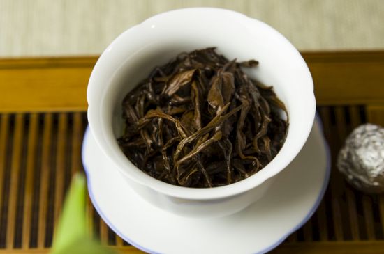 干吃茶葉致癌嗎，長(zhǎng)期吃干茶葉的危害