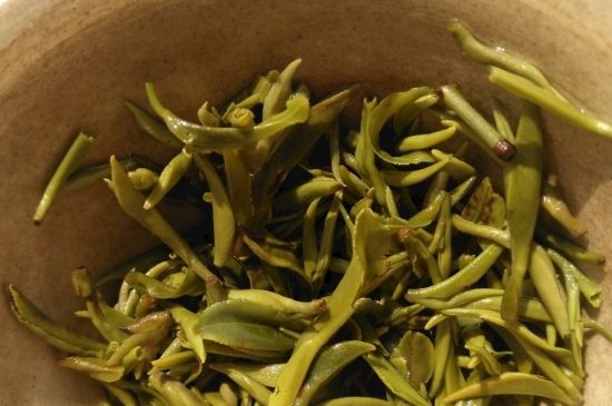 干吃茶葉致癌嗎，長(zhǎng)期吃干茶葉的危害