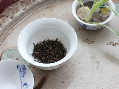 喝茶的好處和壞處分別是什么，長期喝茶有什么危害？