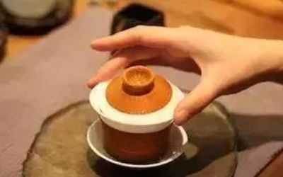 三才蓋碗的正確拿法，三才蓋碗抓碗法圖解