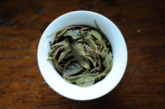 干吃茶葉致癌嗎，長(zhǎng)期吃干茶葉的危害