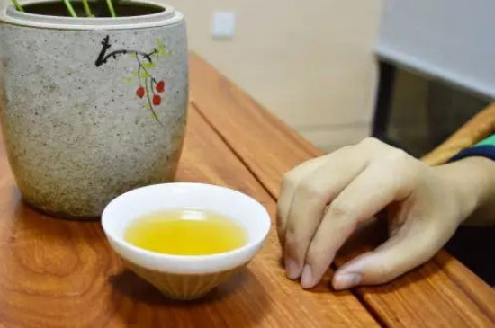 女人喝茶要行扣茶禮嗎，叩茶禮女士能用嗎？