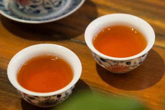 紅茶加蜂蜜的危害，蜂蜜泡茶葉的副作用