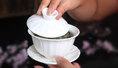 三才蓋碗的正確拿法，三才蓋碗抓碗法圖解