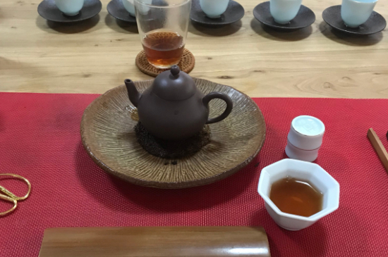 肉桂可以用紫砂壺沖泡嗎，紫砂壺能泡武夷巖茶肉桂用嗎？