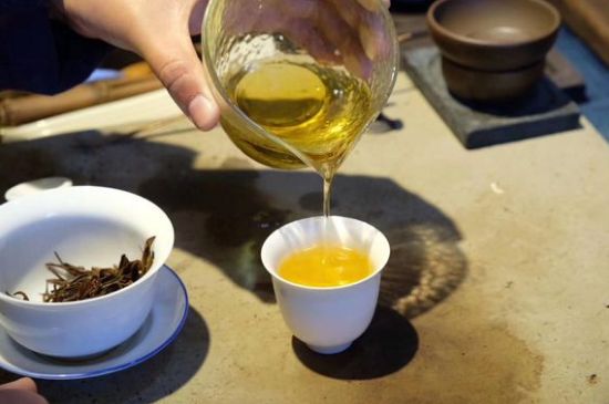 正常下一斤茶葉能喝多久，一個(gè)人一般一個(gè)月喝多少茶葉