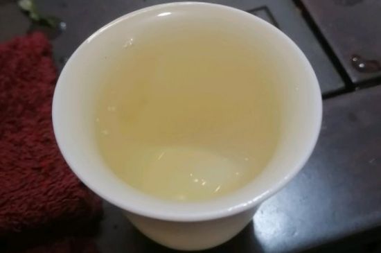 春茶上市白茶的好壞怎么區(qū)分，春白茶怎么分辨好不好？