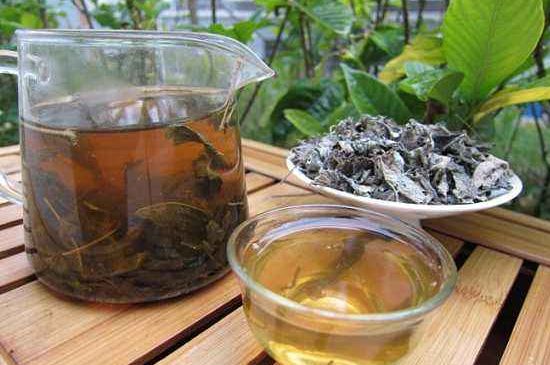 怎樣辨別莓茶發(fā)霉了，莓茶發(fā)霉和白霜的區(qū)別