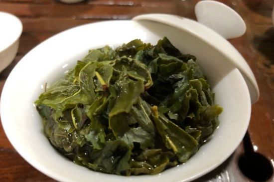 香精茶喝多了會怎么樣，茶葉加香精有什么害處？