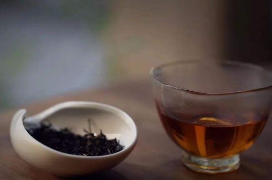 泡好的茶水放冰箱能保存多久，泡好的茶冷藏放多久？