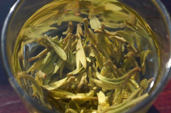 安吉白茶冷藏好還是冷凍好？這個需要根據存放時間來選擇