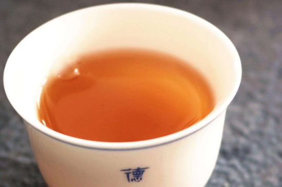 老茶和新茶哪個(gè)好，老茶好喝還是新茶好喝