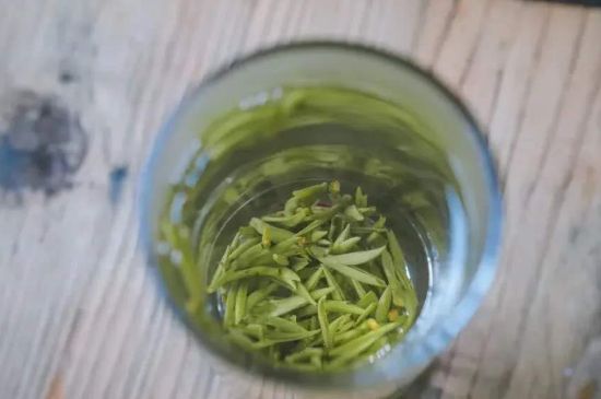泡好的茶水放冰箱能保存多久，泡好的茶冷藏放多久？