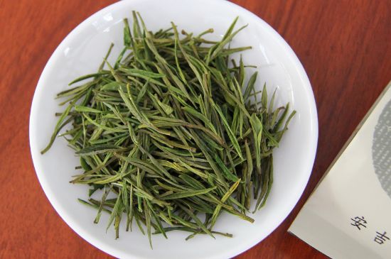安吉白茶冷藏好還是冷凍好？這個需要根據存放時間來選擇