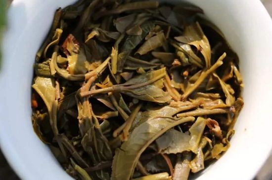 什么茶葉容易放香精，香精茶有什么危害？