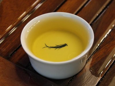 如何通過茶湯辨別好茶，<a href=http://m.urkiu.com/fenlei/ target=_blank class=infotextkey>六大茶類</a>茶湯顏色標(biāo)準(zhǔn)