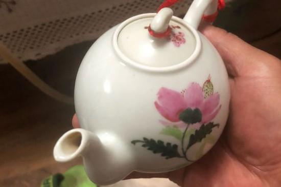 瓷壺適合泡什么茶，瓷器茶具喝什么茶好