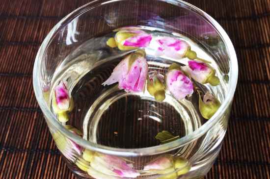 玫瑰花和茉莉茶一起泡有什么作用，玫瑰茉莉花茶的功效