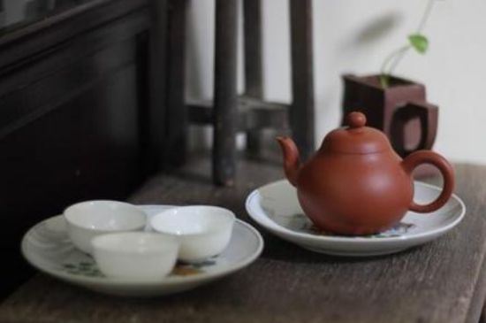 本山綠泥壺適合沖泡什么茶，紫砂壺本山綠最適合什么茶？