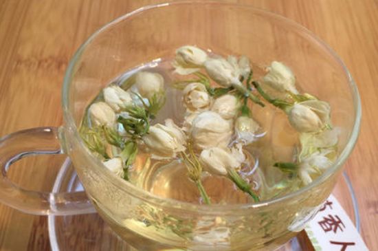 茉莉泡水禁忌，茉莉干花泡水的功效與禁忌