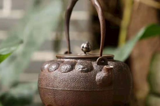 老鐵壺煮茶的害處，鐵壺為什么不能煮茶？