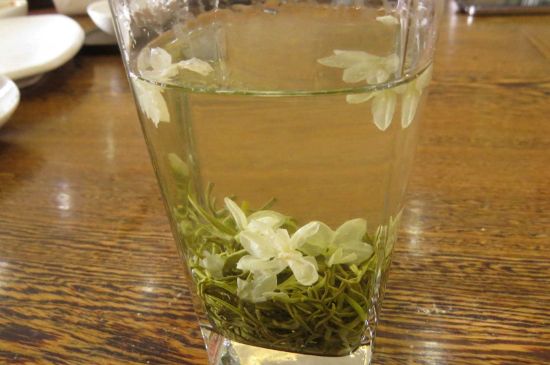 茉莉龍珠可以和什么一起泡茶，茉莉龍珠茶能加蜂蜜嗎？