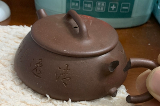 新買的紫砂壺為什么會(huì)裂，真的紫砂壺是不是很容易開裂？