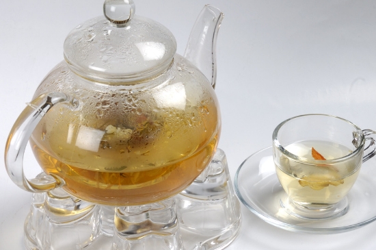 經(jīng)常菊花泡水好嗎，喝菊花茶有什么好處？