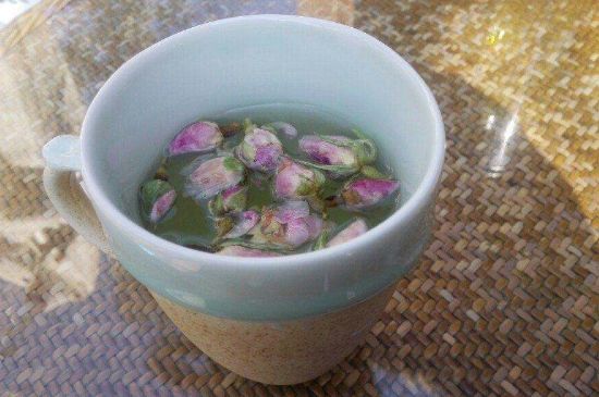 玫瑰花泡茶祛斑要多久見效，喝玫瑰花茶多久能祛斑？