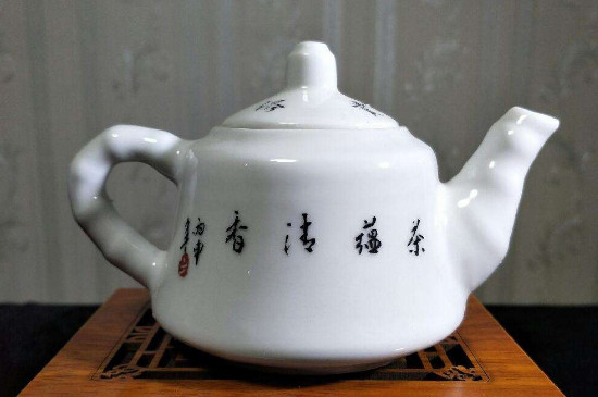 瓷壺適合泡什么茶，瓷器茶具喝什么茶好