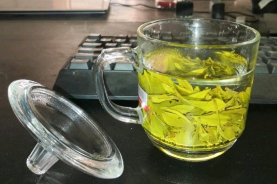 常見的七大材質(zhì)的茶具優(yōu)缺點，用什么材質(zhì)的茶具泡茶最好？
