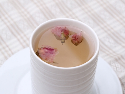 干玫瑰花泡前需要洗嗎，泡玫瑰花需要洗一下嗎？