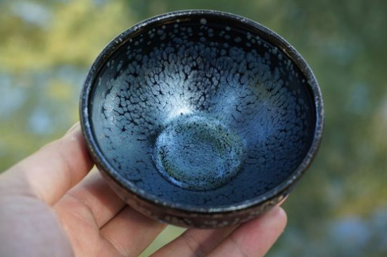 怎么鑒別建盞化學(xué)釉，真假建盞的對(duì)比與辨別