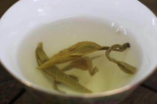 茉莉龍珠泡開后為什么都是梗，茉莉龍珠泡開后什么樣？