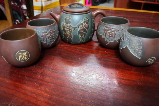 坭興陶主要泡什么茶，廣西坭興陶壺適合泡哪些茶？