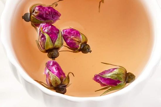 玫瑰花泡茶祛斑要多久見效，喝玫瑰花茶多久能祛斑？