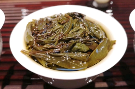 長(zhǎng)期喝巖茶會(huì)上火嗎？巖茶這樣喝了容易上火！