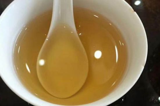 女人喝金駿眉的好處和壞處，女性喝金駿眉可減肥養(yǎng)顏