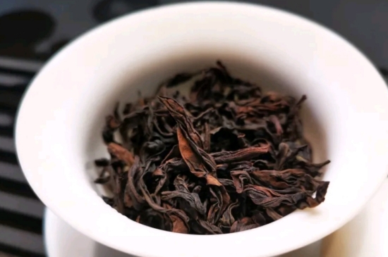 長(zhǎng)期喝巖茶會(huì)上火嗎？巖茶這樣喝了容易上火！