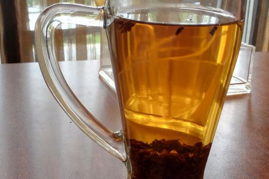 紅茶放置10年還能喝嗎，多年過期紅茶居然還能喝？