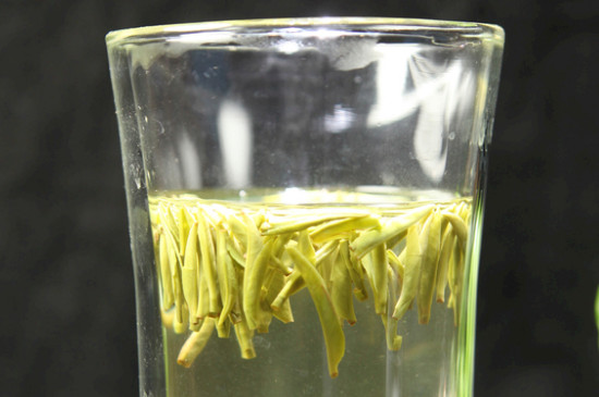 竹葉青茶泡不立起來怎么回事，竹葉青茶怎么泡立起來