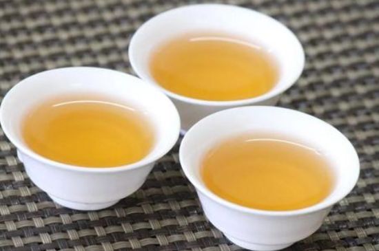 蜜蘭香和鴨屎香區(qū)別，鳳凰單樅鴨屎香vs蜜蘭香圖片對(duì)比