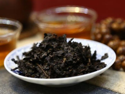 黑茶的功效與作用，長(zhǎng)期喝黑茶有什么功效？