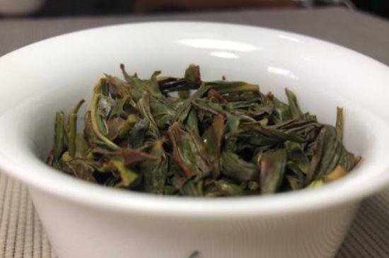 蜜蘭香和鴨屎香區(qū)別，鳳凰單樅鴨屎香vs蜜蘭香圖片對(duì)比