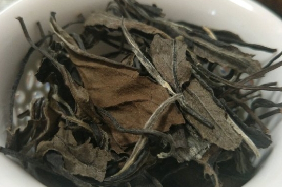 福鼎白茶貢眉和壽眉的區(qū)別，壽眉與貢眉有什么區(qū)別