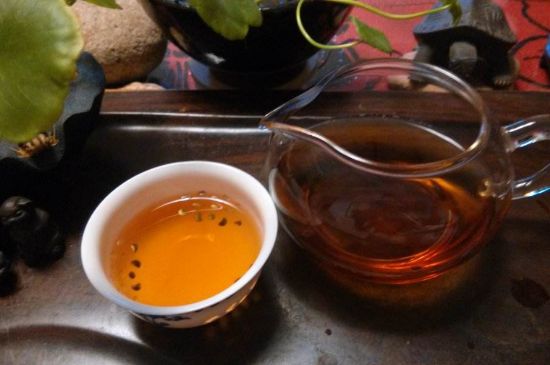 正山小種對(duì)胃好嗎，正山小種養(yǎng)胃還是傷胃