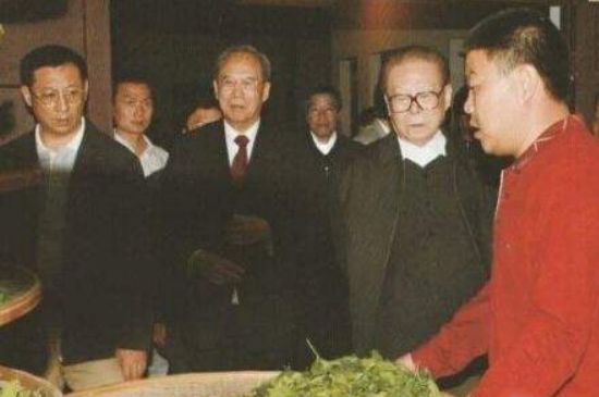 母樹大紅袍給誰喝了，為什么母樹大紅袍叫三棵六株？